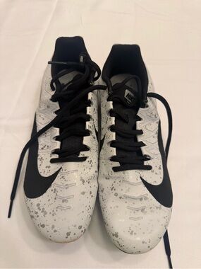 Nike Men's White and Black Racing Spikes Shoes